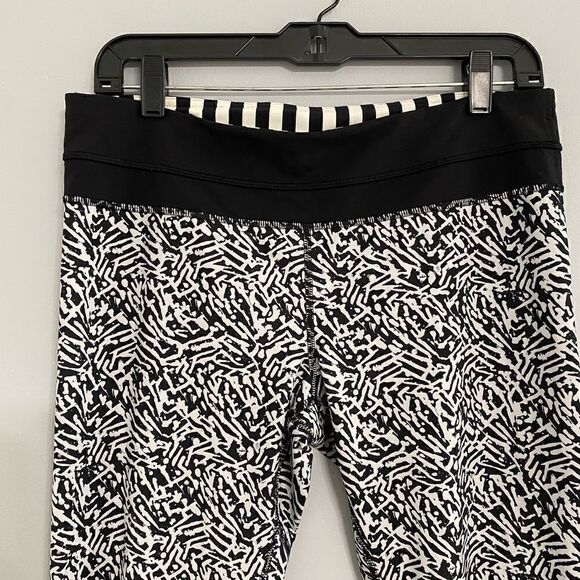 Lululemon Train Times Crop Leggings Women Size 10 - Picture 3 of 9